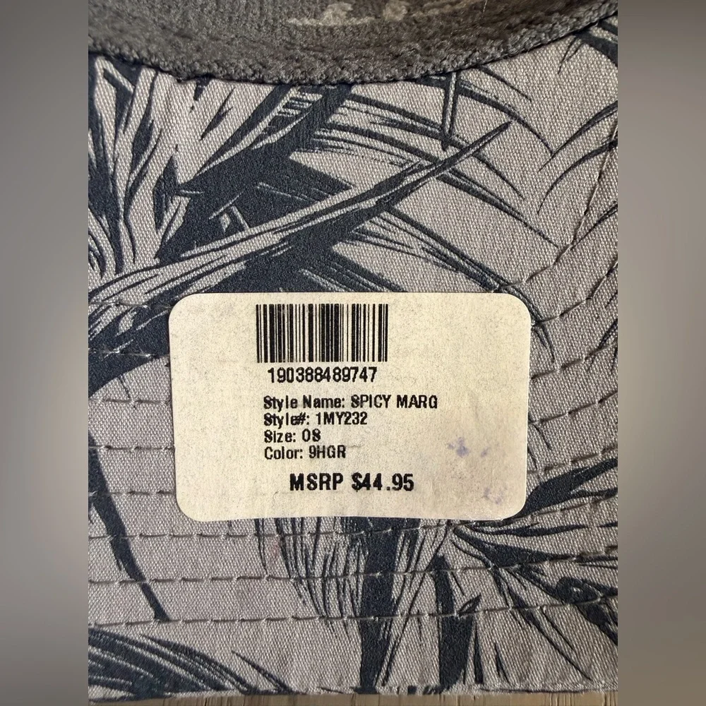 TravisMathew Spicy Marg Adjustable Hat 110 FlexFit Gray/Blue Size:One Size (R96) - Picture 5 of 10